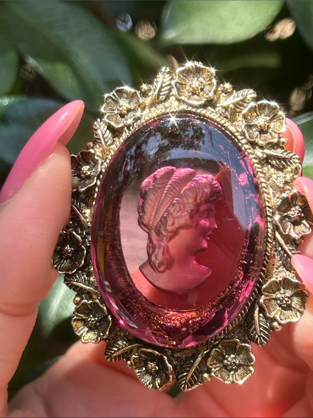 Vintage Reversed Carved Purple Glass Cameo Brooch Gold Floral Frame Pendant